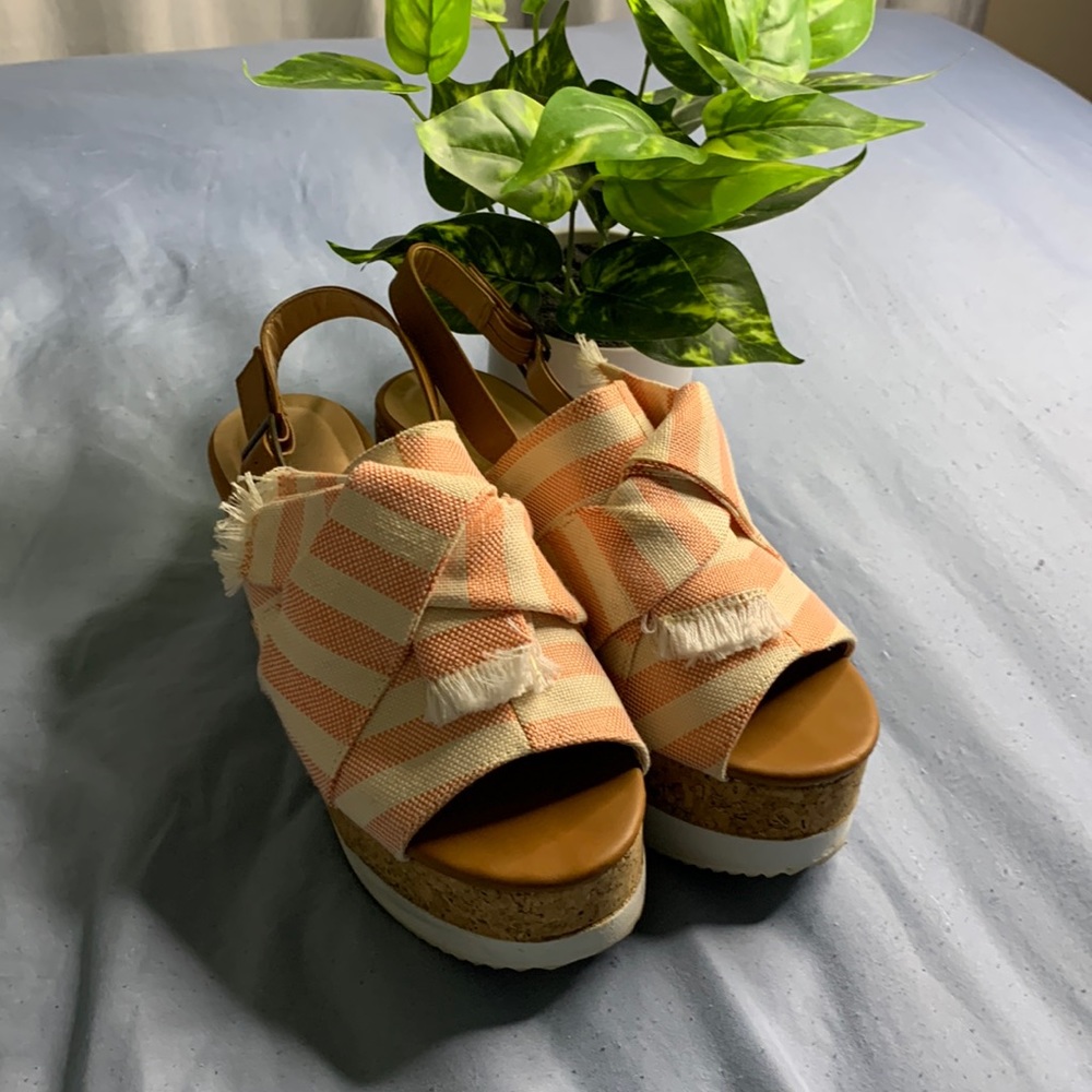 Cute Spring platforms sandals